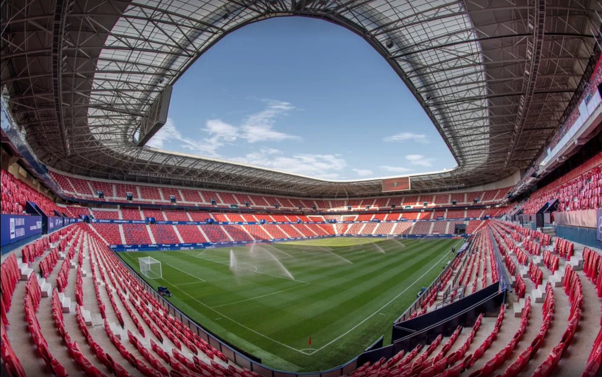 El Sadar: o "melhor estádio do mundo". A última reforma da arena custou 23 milhões de euros. Os jogos do Osasuna nesta temporada têm cerca de 87% de taxa de ocupação. E o projeto arquitetônico procurou valorizar o mais importante: a experiência do jogo. 

ge.globo.com/futebol/futebo…