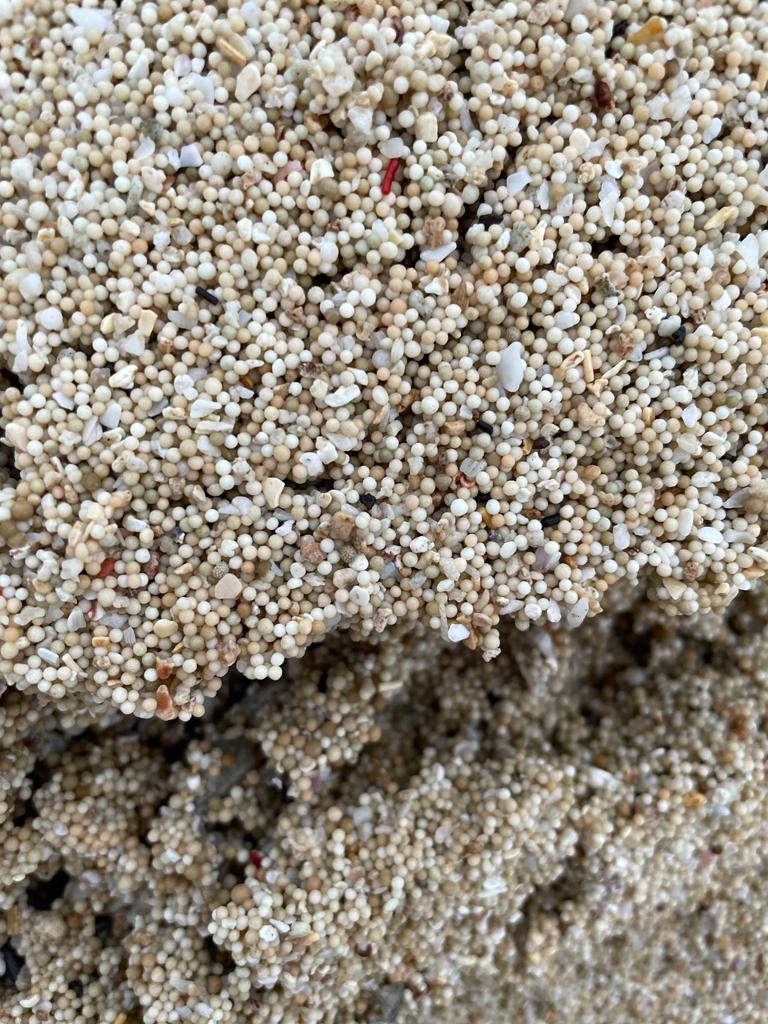 Bulir pasir di Melasti.