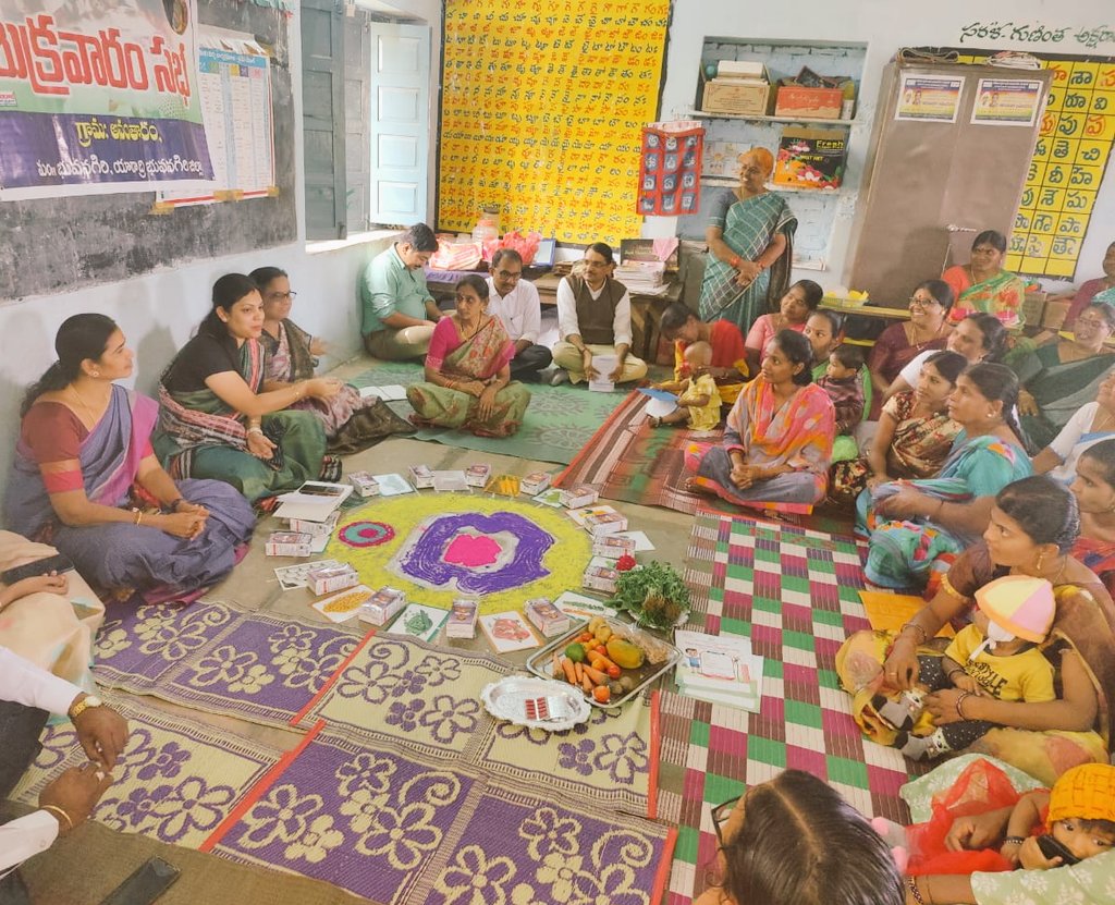 Collector_YDR's tweet photo. Participated in #ShukrawaramSabha conducted in #Anantharam village, Bhongir mandal. Interacted with pregnant women and lactating mothers and urged them to focus on their well being and health
@TelanganaCMO @KTRBRS @TelanganaCS @SmitaSabharwal @WCDTelangana @MinistryWCD https://t.co/rTjmL0T1lx