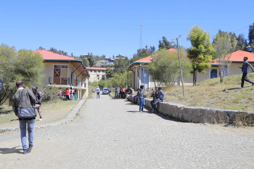k_mustefa's tweet photo. የደሴ ልዩ አዳሪ ት/ቤት በ12ኛ ክፍል ብሄራዊ ፈተና ካስፈተናቸው ተማሪዎች ተማሪ ሚኪያስ አዳነ 666 ነጥብ በማምጣት በሀገር አቀፍ አንደኛ መሆኑ የትምህርት ሚኒስተር አስታውቋል ። https://t.co/sjJmOYDZdt