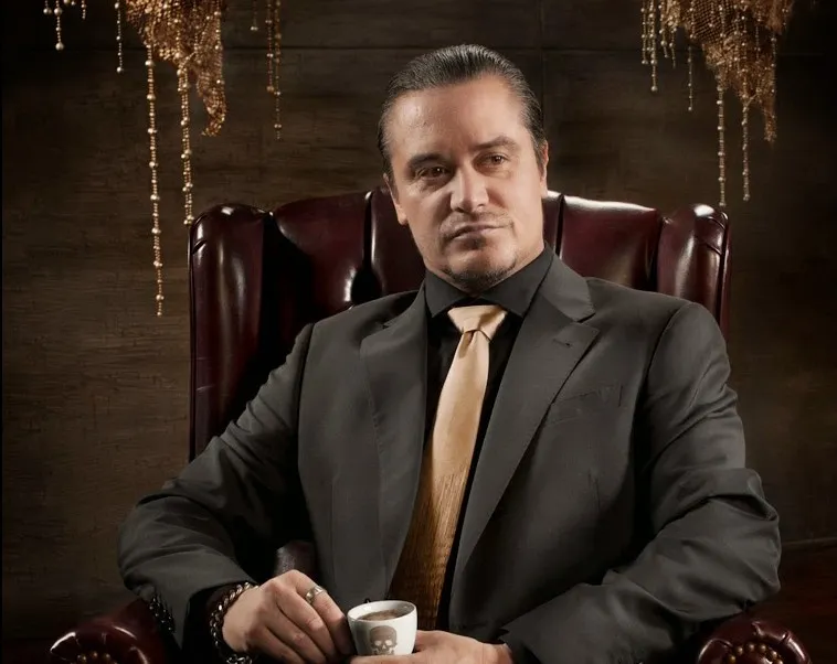 Happy Birthday Mike Patton! Which Mike Patton band do you prefer - Faith No More or Mr Bungle? 