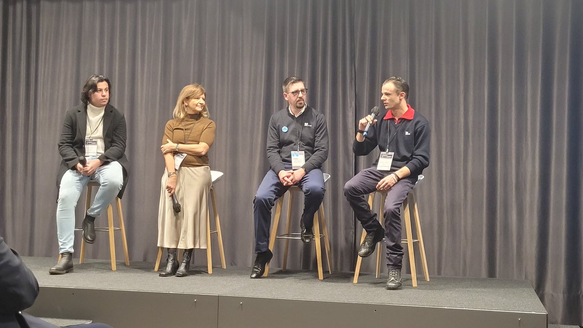 Entreprises & Cités (@e_cites) on Twitter photo Des jeunes en confiance et leurs mentors qui agissent pour l'inclusion des "invisibles"... Bravo ! <a href="/reseaualliances/">Réseau Alliances</a> <a href="/MEDEFLM/">Medef Lille Métropole</a> <a href="/JPLetartre/">Jean-Pierre Letartre</a> Des jeunes en confiance et leurs mentors qui agissent pour l'inclusion des "invisibles"... Bravo ! <a href="/reseaualliances/">Réseau Alliances</a> <a href="/MEDEFLM/">Medef Lille Métropole</a> <a href="/JPLetartre/">Jean-Pierre Letartre</a>