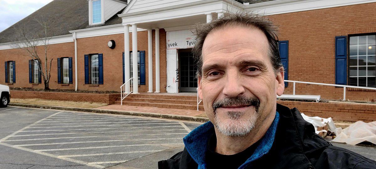 fourpieceracket's tweet image. Obligatory construction site selfie TWO-FER...1st photo is from the new Fairfield Inn &amp;amp; Suites in downtown Decatur, AL...2nd photo is from the renovation of the Decatur Mall Branch of Family Security Credit Union!

#Fairfield #Marriott #HospitalityDesign #CreditUnion #Architect