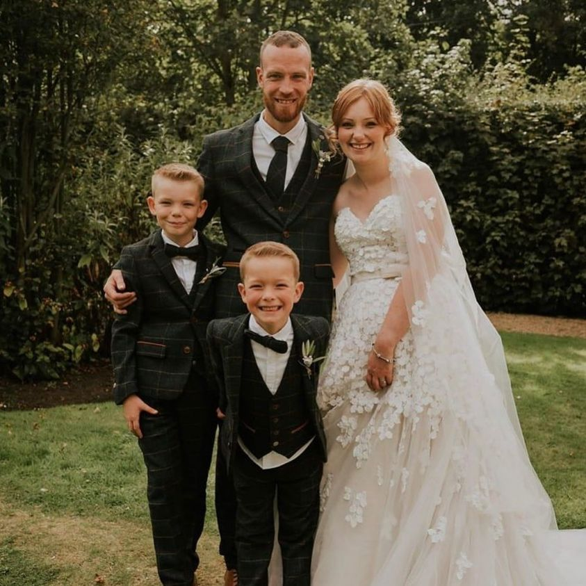 What an amazing picture🤩
The groom and his sons all matching in our Marc Darcy Eton suit! 
Contact us if you want to look this good on your wedding day and get booked in NOW! >>hotspur1364.co.uk/book-a-suit-fi…
#shoplocal #shopmorpeth #shopalnwick #menswear #mensclothes #mensfashion