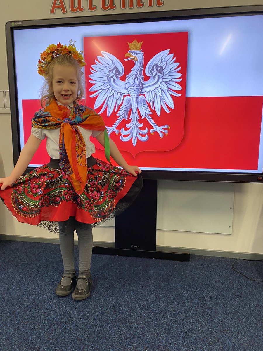 SGSYear1's tweet photo. #SGSYear1 loved learning about life in Poland as part of our topic work this week with the help of one of our parents. We tasted some delicious food and learnt a traditional dance π΅π± #SGSPrep #ParentPartnership https://t.co/HzUYku7fJ7