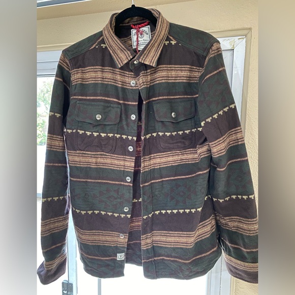 gnar_nasty's tweet photo. So good I had to share! Check out all the items I'm loving on @Poshmarkapp #poshmark #fashion #style #shopmycloset #levis: https://t.co/KHAdfNm0I3 https://t.co/5llBPwQ10M