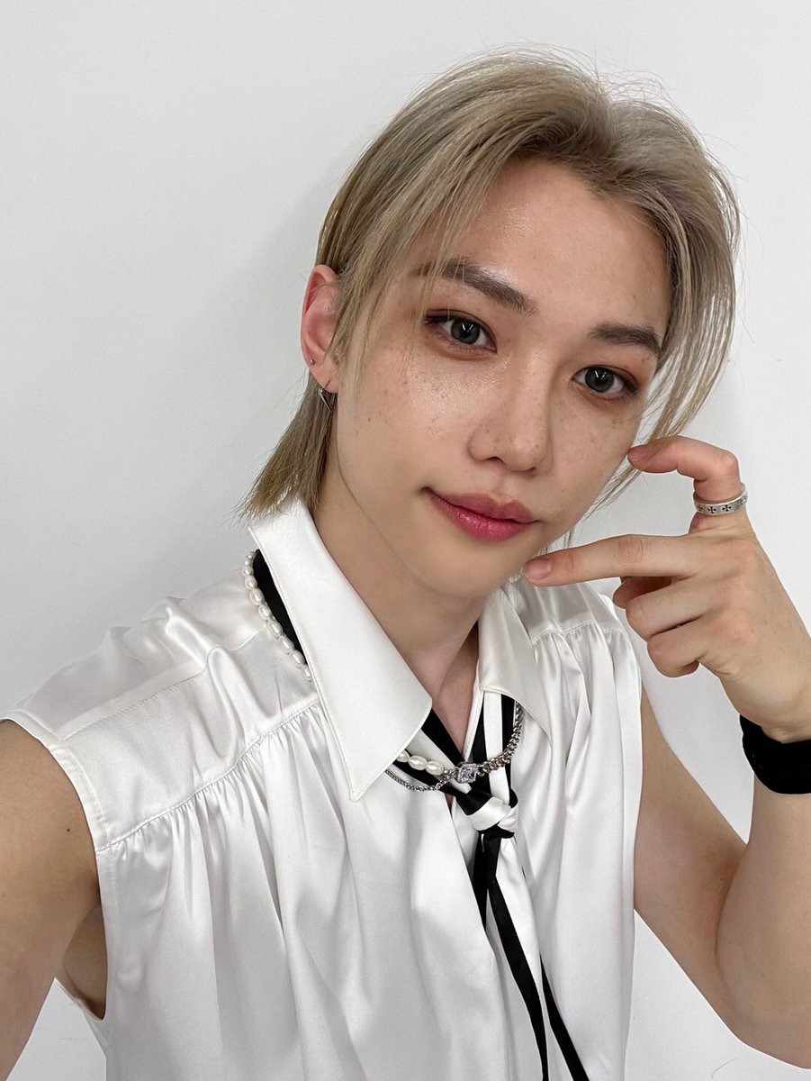 ilox_k's tweet photo. мне плохо ПЛОХО МНЕ https://t.co/sg5RiaddSa