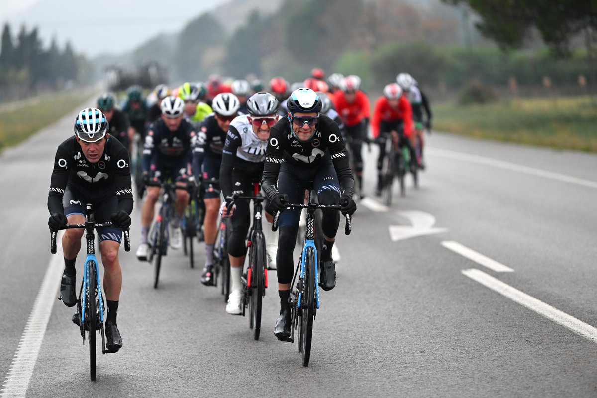 Movistar_Team's tweet photo. 🇪🇸 @ChallengeMca: En persecución del ganador Goossens (IWC), acompañado hasta el tramo final por Uijtdebroeks (BOH), @aranburualex y @Arcas92 trabajaron para contener las diferencias, sin éxito.

Mañana sábado, nueva oportunidad en Lloseta con el Trofeo Serra de Tramuntana. https://t.co/eikcZJYBV6