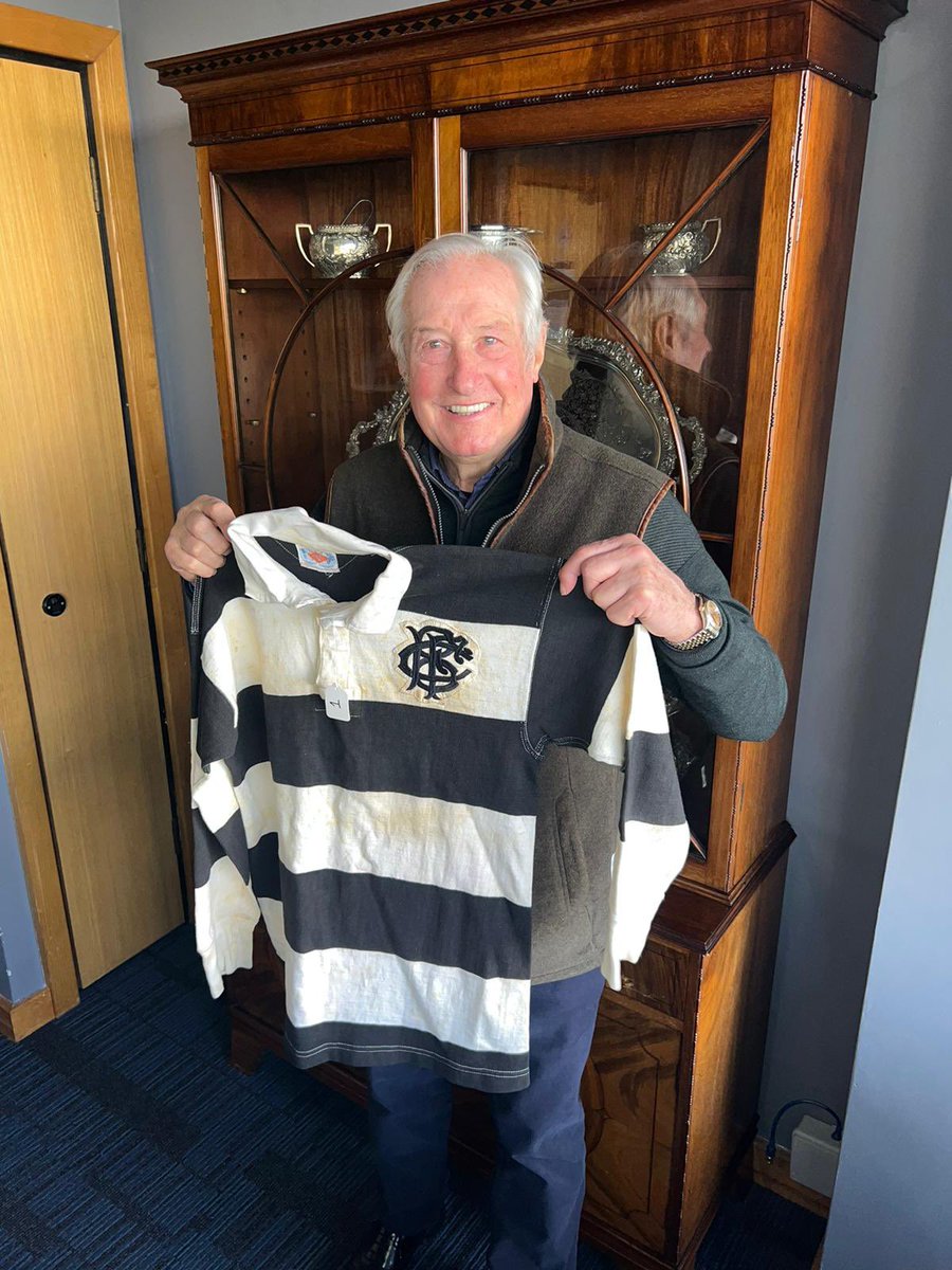 5️⃣0️⃣ years since Gareth Edwards scored *that* try for @Barbarian_FC against @AllBlacks It was a pleasure to have Gareth at @ArmsParkCardiff recently, with the very jersey he wore on that famous day in 1973. 😍 *Y* cais. *Y* gêm. *Y* crys.