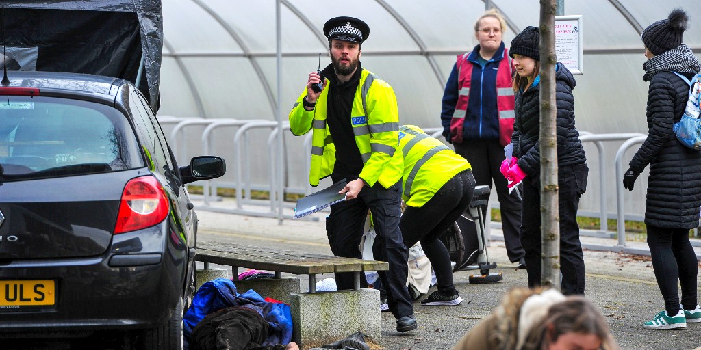 uniofglos's tweet photo. T/W: Fake Blood and Simulated Injuries 🚨 Students from the School of Health and Social Care participated in a major incident simulation called #OpBlizzard23 🚑🚨

A big thank you to our University staff, NHS, and Police for their support in making this simulation a success ❤️👏 https://t.co/PeGemoffaX