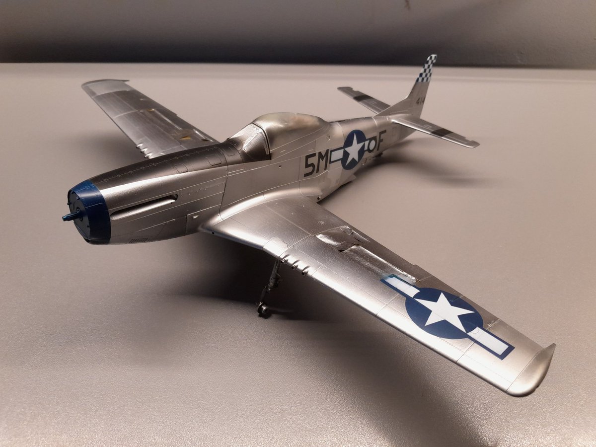 Michael197028's tweet photo. Tak asi dostříkáno. Teď se vrhnu na popisky. #P51 #Tamiya #F6D 1/32 https://t.co/f0PcP5Z4vn