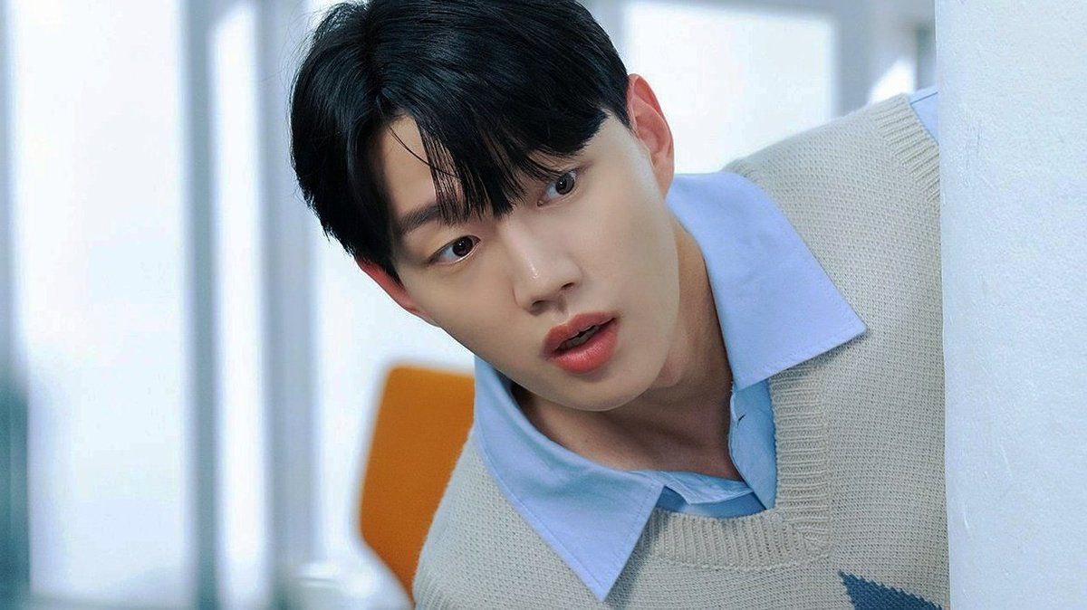 otp_bl's tweet photo. Foi Liberado as primeiras imagens oficiais de #WHYRU_KOR, o remake coreano do BL tailandês #WhyRUTheSeries!

Yehwan e Jungmin irão prontagonizar Kim Jioh e Jeong Yiwon, os nossos SaifahZon da nova versão.

ainda segue sem datas.

#BL #BoysLove #BLCoreano #BoysLoveBoys https://t.co/Uj2pT5Wgwx