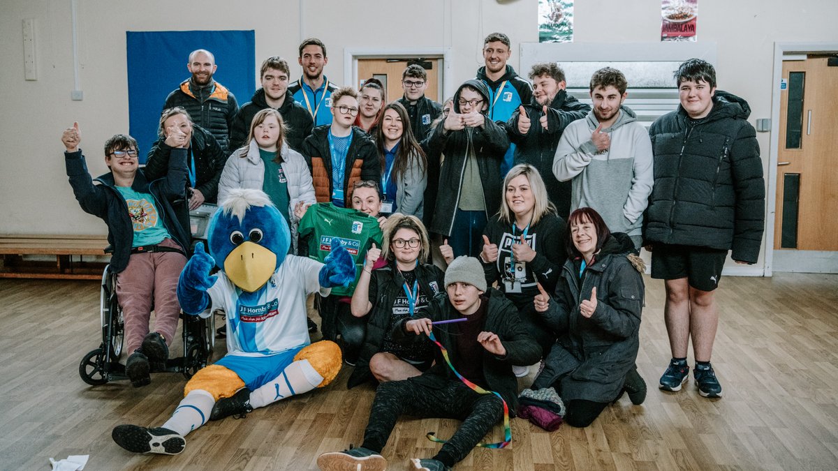 Niall Canavan and Richie Bennett visited the pupils of George Hastwell School this afternoon.

The youngsters loved asking the lads questions and showing off their skills with Bluey! 🙌

#WeAreBarrow | <a href="/GeorgeHastwell/">George Hastwell School</a>
