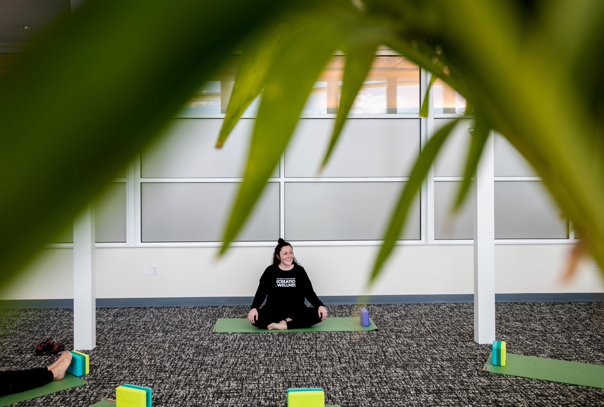 Visit the Reset Room located in the Cook-Devos Center for Health Sciences room 490 for yoga, puzzles, and more to finish a great week!🌷🌼🌺