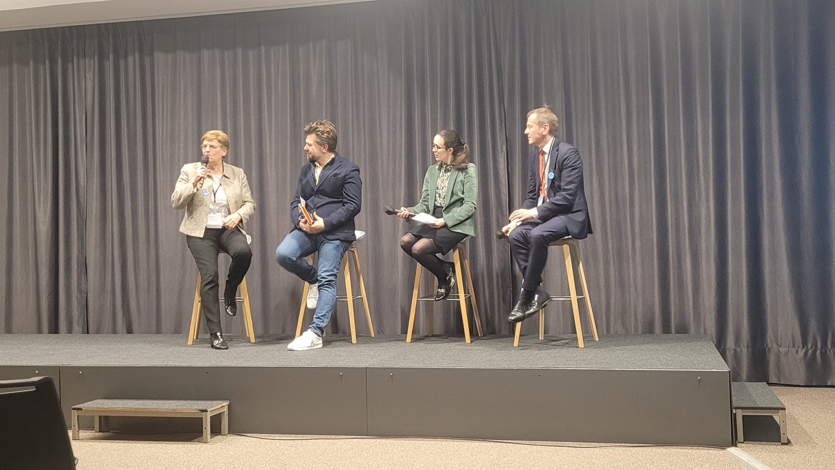 Entreprises & Cités (@e_cites) on Twitter photo "Fin mars on s'engage, on fait des groupes et on redige ensemble, avec les acteurs de l'#emploi, un document pour faire des propositions." Marie-Hélene Foubet <a href="/reseaualliances/">Réseau Alliances</a> <a href="/MEDEFLM/">Medef Lille Métropole</a> <a href="/cardinaelt/">Cardinael Thierry</a> #ouijemengagepourlasuite ! "Fin mars on s'engage, on fait des groupes et on redige ensemble, avec les acteurs de l'#emploi, un document pour faire des propositions." Marie-Hélene Foubet <a href="/reseaualliances/">Réseau Alliances</a> <a href="/MEDEFLM/">Medef Lille Métropole</a> <a href="/cardinaelt/">Cardinael Thierry</a> #ouijemengagepourlasuite !