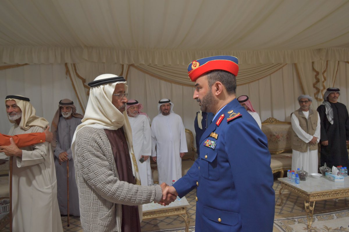 modgovae's tweet photo. قدم معالي الفريق الركن عيسى بن عبلان المزروعي رئيس أركان القوات المسلحة، وسعادة مطر الظاهري وكيل وزارة الدفاع وعدد من كبار الضباط واجب العزاء في وفاة المغفور له بإذن الله تعالى ثاني محمد ثاني الرميثي، شقيق معالي حمد محمد ثاني الرميثي مستشار الشؤون العسكرية لصاحب السمو رئيس الدولة https://t.co/HYETHtCcol