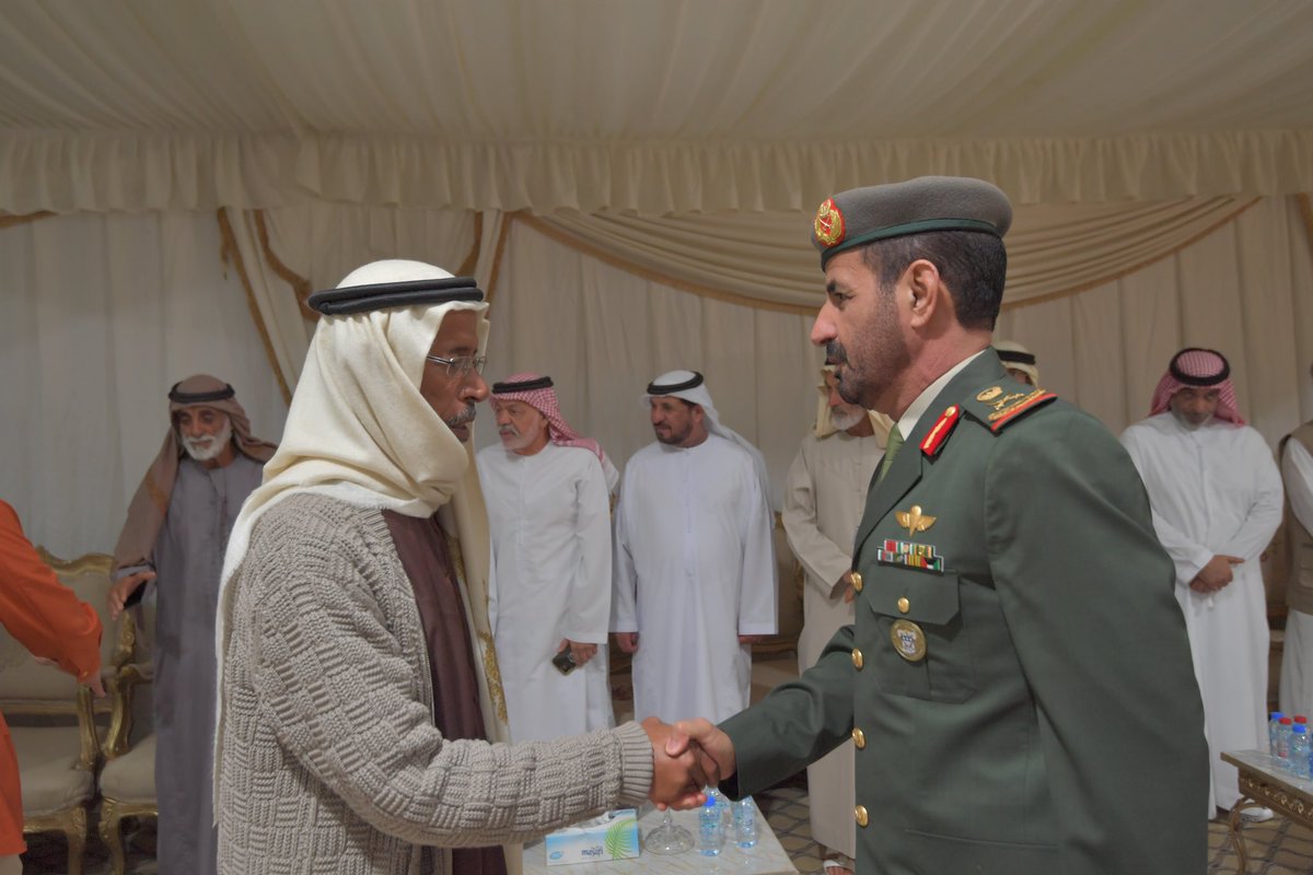 modgovae's tweet photo. قدم معالي الفريق الركن عيسى بن عبلان المزروعي رئيس أركان القوات المسلحة، وسعادة مطر الظاهري وكيل وزارة الدفاع وعدد من كبار الضباط واجب العزاء في وفاة المغفور له بإذن الله تعالى ثاني محمد ثاني الرميثي، شقيق معالي حمد محمد ثاني الرميثي مستشار الشؤون العسكرية لصاحب السمو رئيس الدولة https://t.co/HYETHtCcol