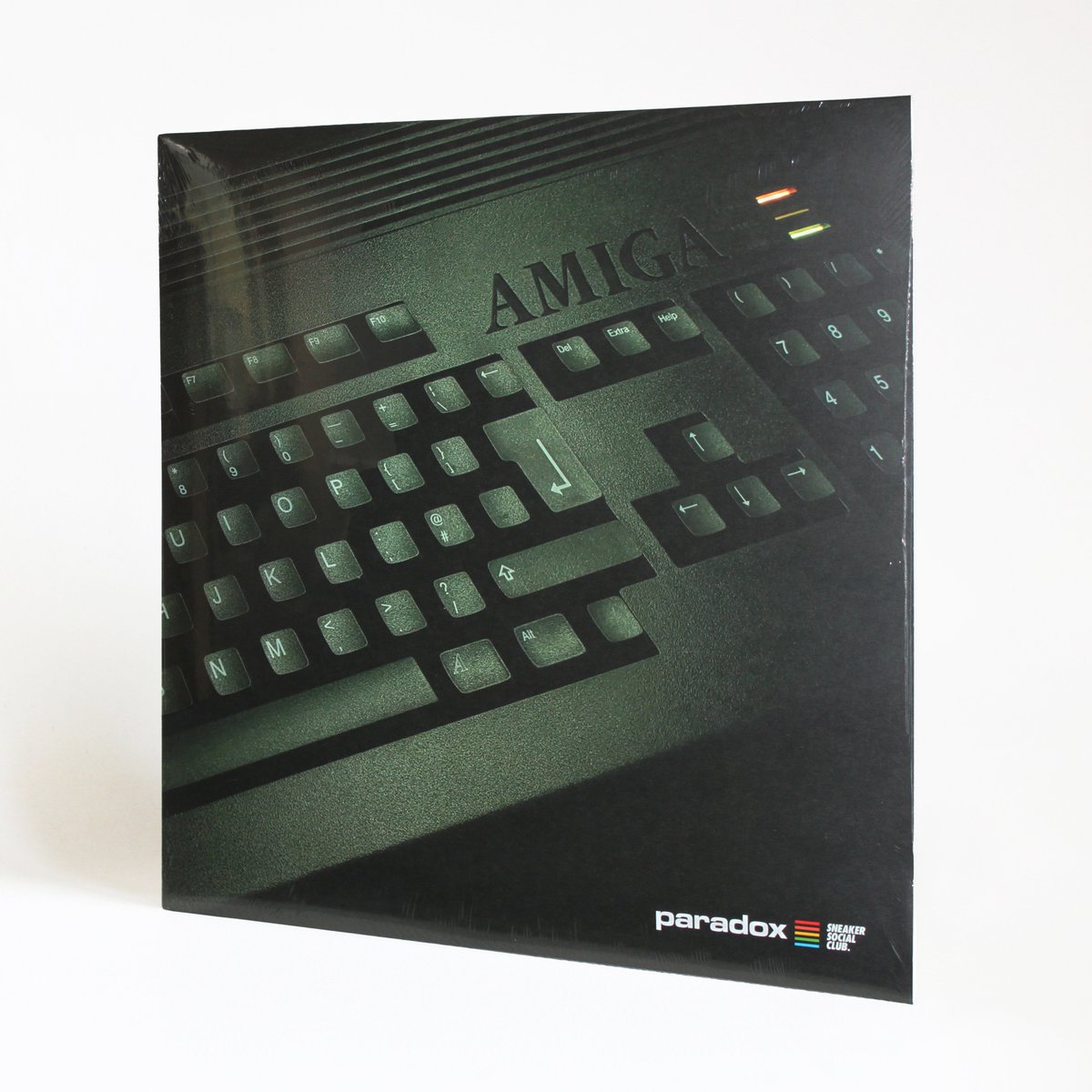 FLYING OUT TODAY!!
<a href="/paradoxmusic/">Paradox</a> 'Breakbeater/ Detronic'
sneakersocialclub.bandcamp.com/album/breakbea…