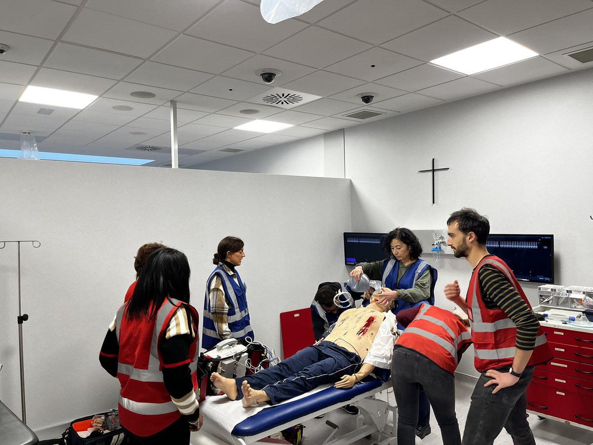 ivaferorg's tweet image. En curso de ECRM SEMES Menudo equipazo tenemos de alumnado !!!!! #ecrm @SEMES_