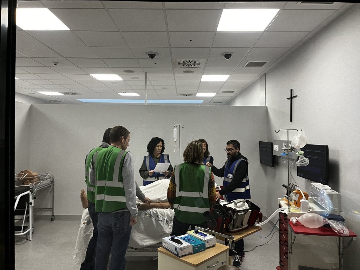 ivaferorg's tweet image. En curso de ECRM SEMES Menudo equipazo tenemos de alumnado !!!!! #ecrm @SEMES_