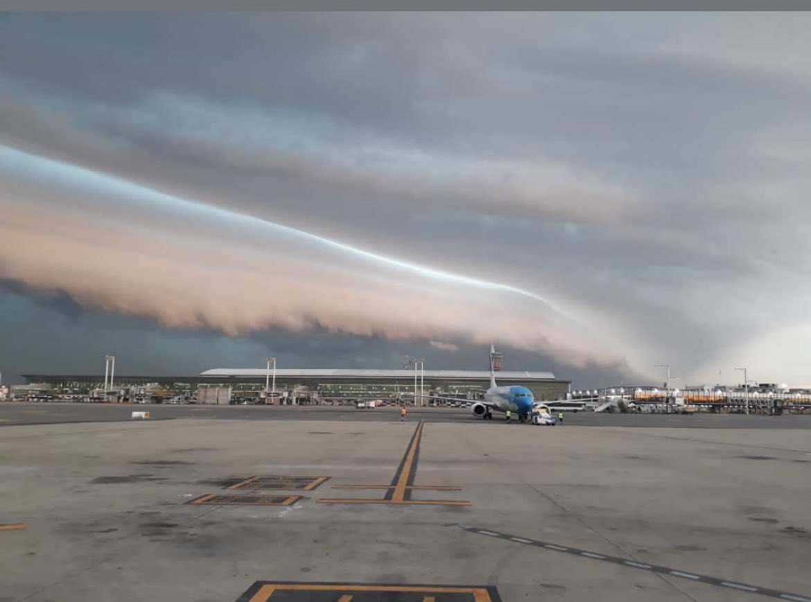 SanFiAr's tweet photo. Esta mañana en #AeropuertoEzeiza 😱❤️✈️
#airportlife https://t.co/Bq2ebl2oOP