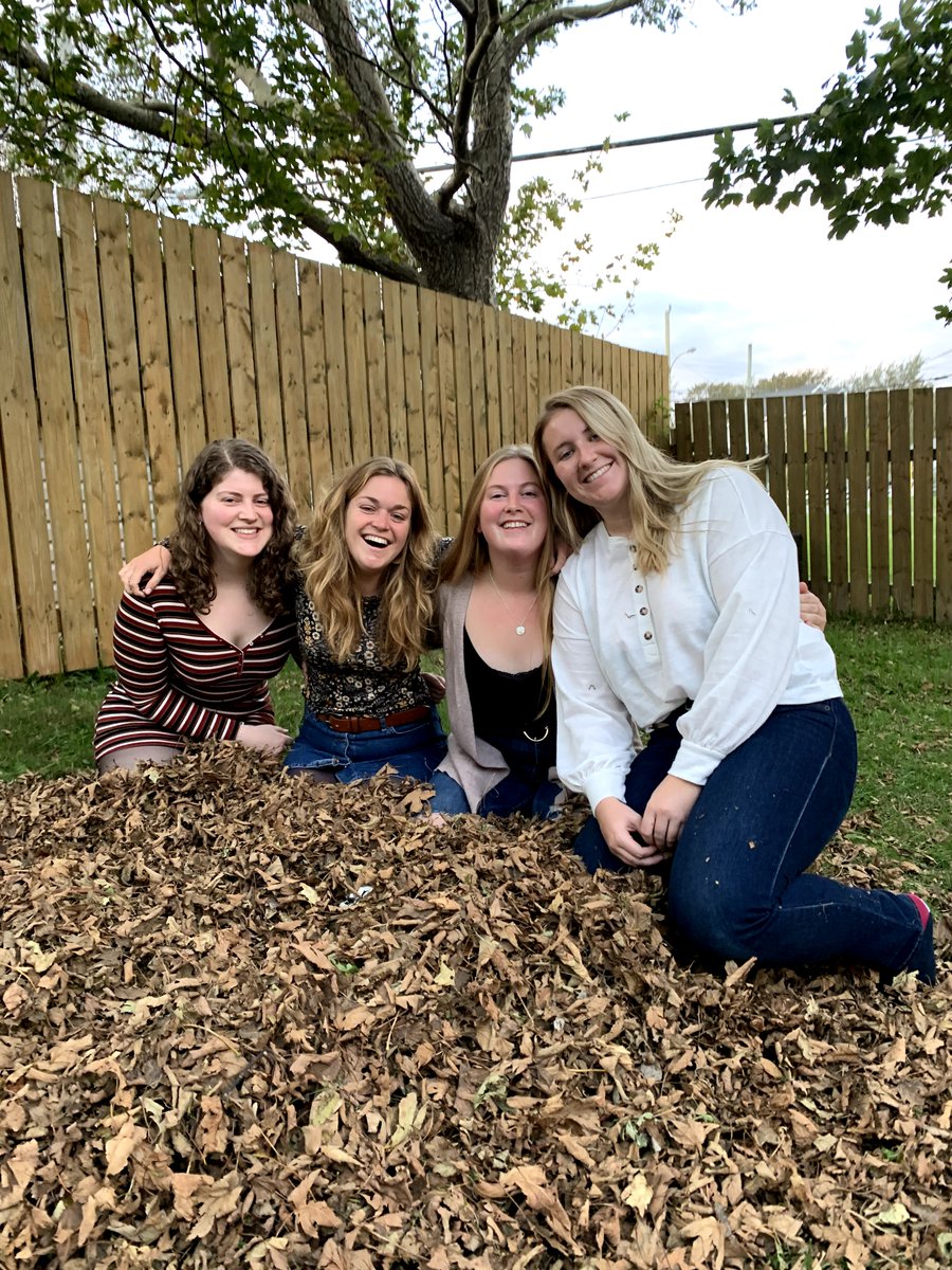 kaitlincasey18's tweet photo. It's happening! @ValescadeGroot is giving her exit seminar on cod otoliths and field metabolic rate, marking her last MSc. degree requirement😍Of our little cohort of baby grad student BFFs from back in 2019, she will be the first to finish and we are so proud 🥳 https://t.co/GbA4bVlyB0