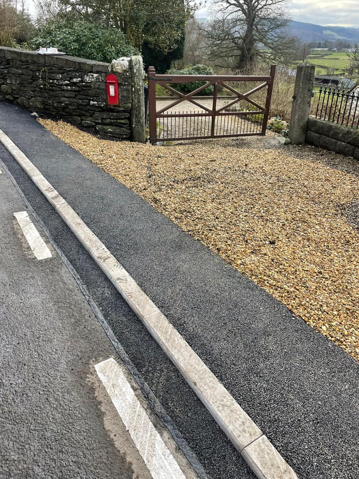 ParryLtd's tweet photo. A great job completed by one of our gangs this week. A kerb race installed for @DenbighshireCC to divert the water flow coming off the carriageway on rainy days away from the private driveway.
Well Done 👏🏻 https://t.co/zvAYwLqa03