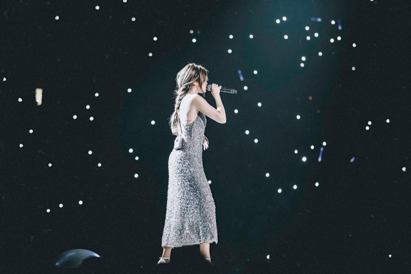 sightlyselena's tweet photo. Selena Gomez is performing a secret concert in your backyard, but, you can only pick 5 songs. What songs are you choosing? https://t.co/OZ91mT607W