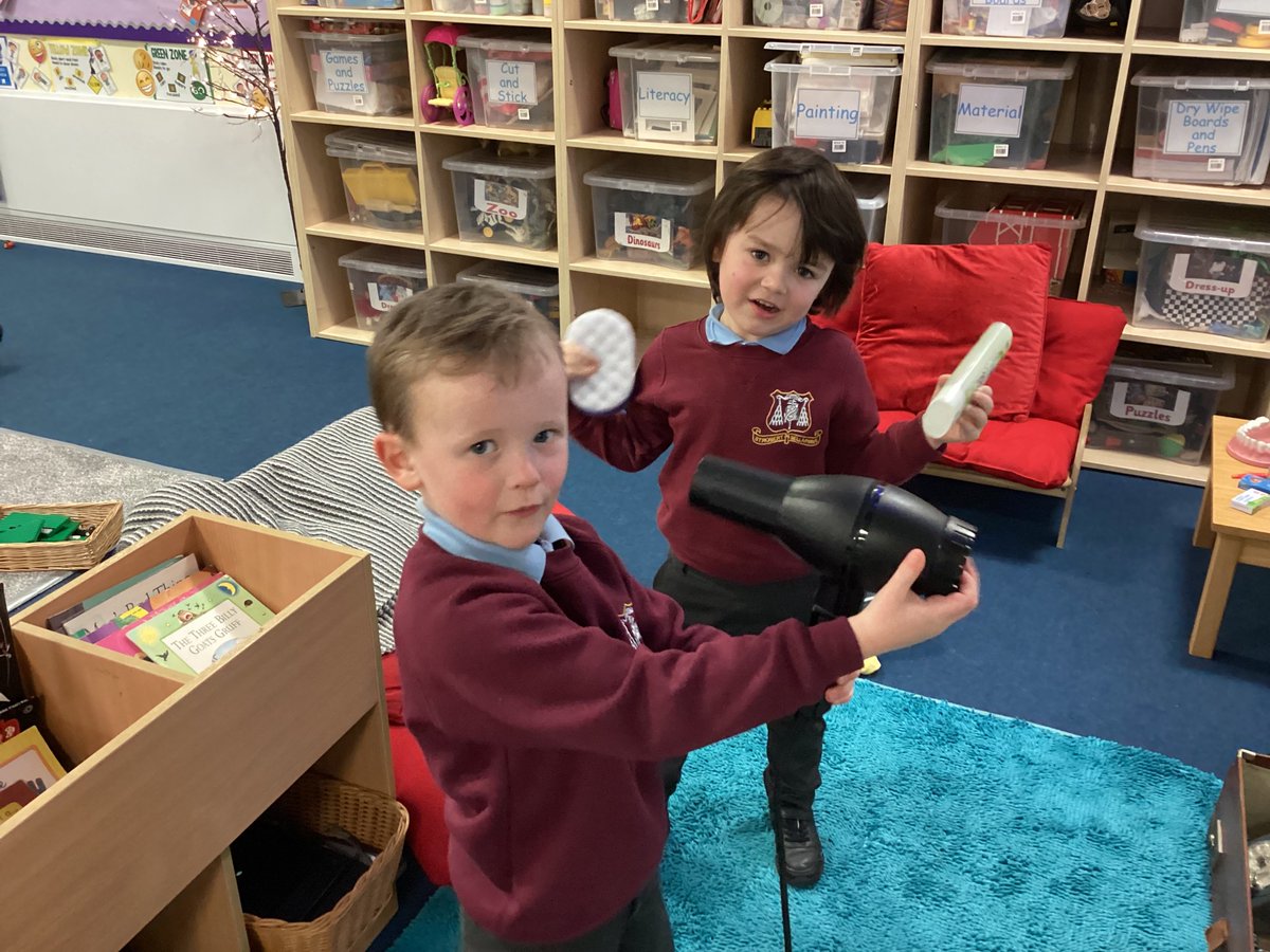 StBellarmine's tweet photo. Reception have been demonstrating their understanding of managing their own basic hygiene and personal needs. We know how to brush our teeth and that we must wash ourselves and our hair to keep ourselves clean and get rid of germs. #managingself https://t.co/g4IDMmasLQ
