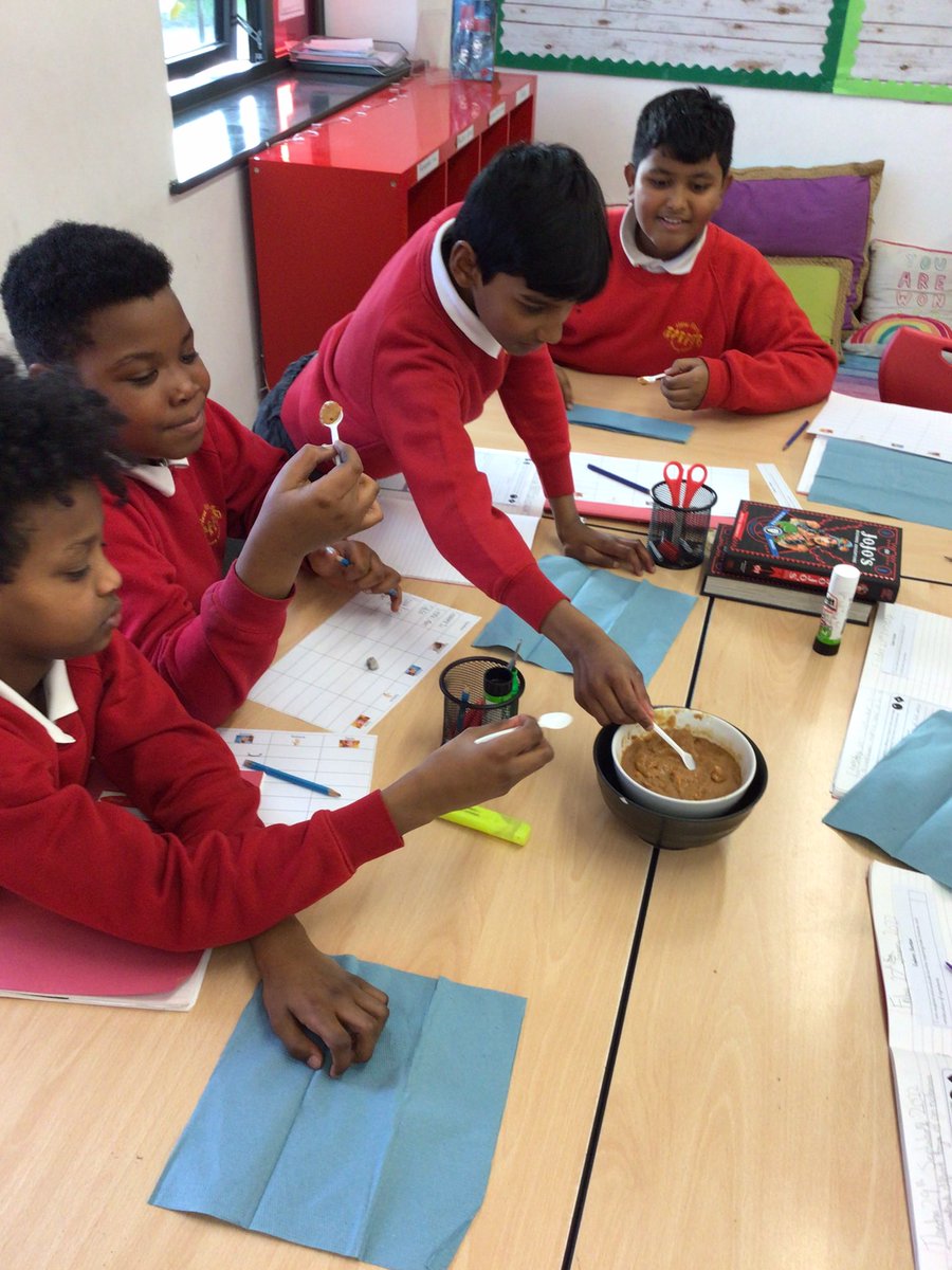 NewParkPrimary's tweet photo. Year 5 had a lovely afternoon trying different Mexican foods! The children had to describe the appearance, aroma, texture and taste. The re- fried beans went down surprisingly well! #NP_5D https://t.co/yqDI6EVa82