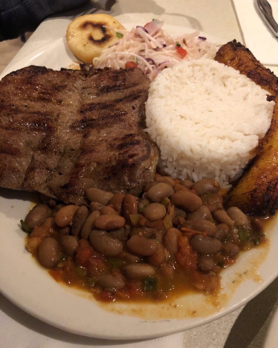 ElFamiliarNJ's tweet photo. Living your best life means eating the things you love. We've got countless choices that’ll satisfy any of your cravings, so what are you waiting for? We'll see you soon! 😋 https://t.co/pQsXV7lY8L
