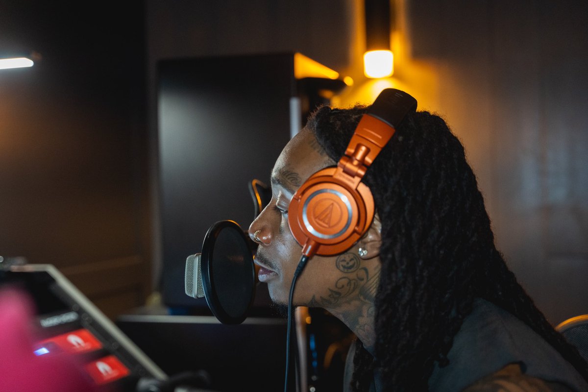 wizkhalifa's tweet image. DND 🙈🙉🙊 Wizzlemania Otw!!! #Timo