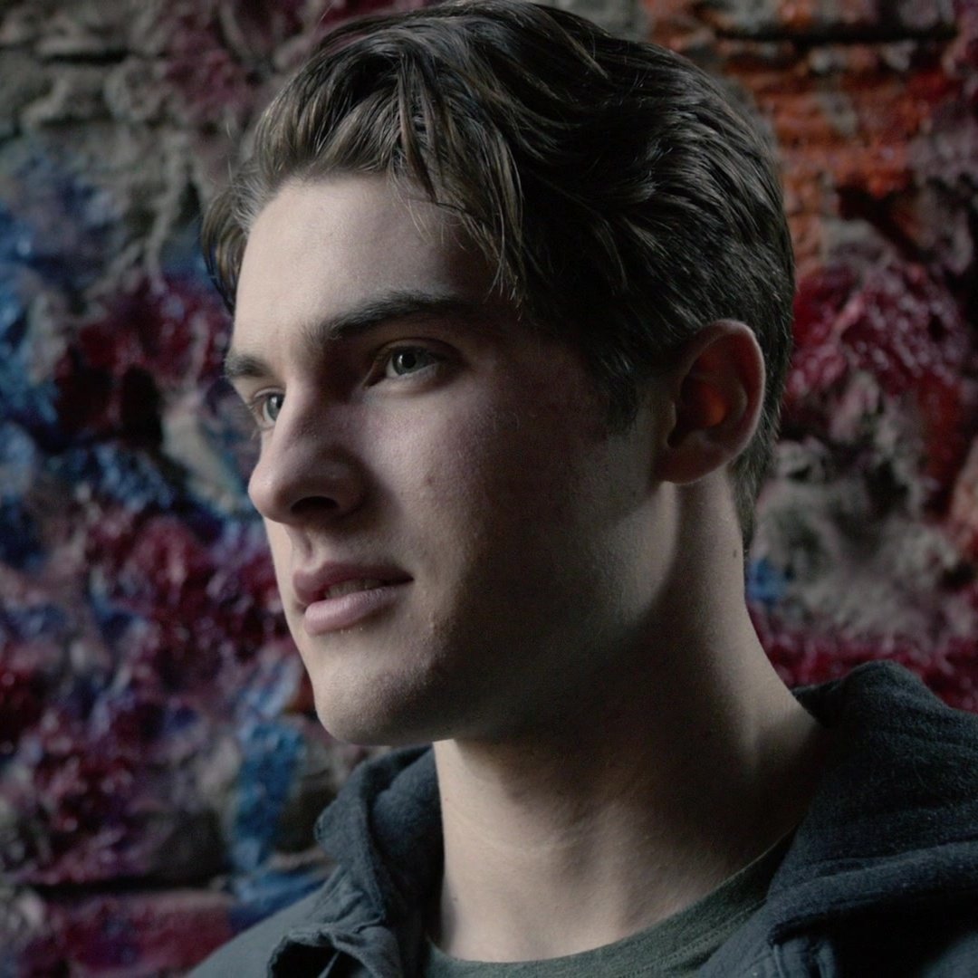 “sometimes when i look into your eyes, i pretend you’re mine all the damn time”