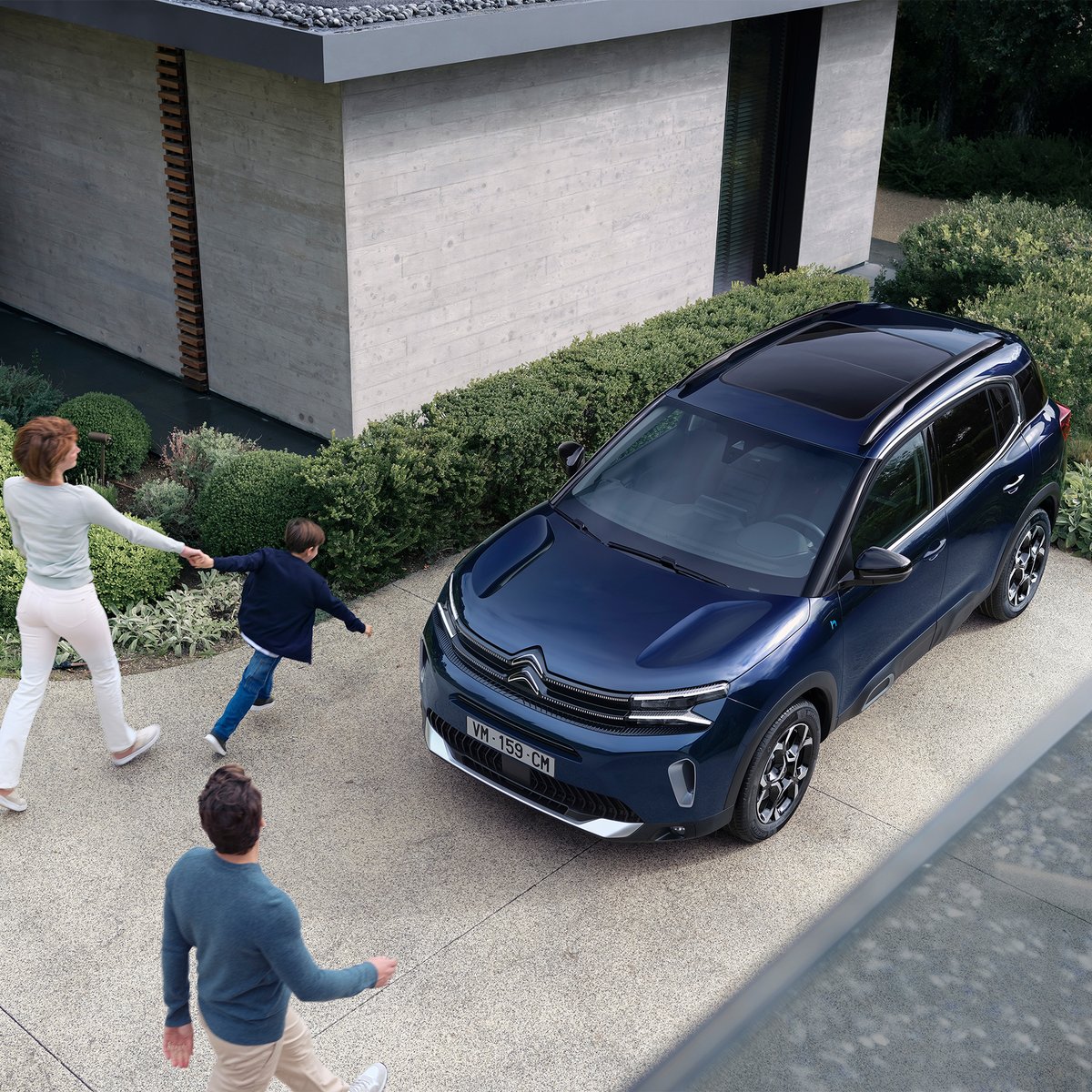 CitroenIreland's tweet photo. A rare look of a family who didn't have to wait months for their SUV 👀
Discover Citroën C5 Aircross SUV, available now for immediate delivery at your local Citroën dealer.
https://t.co/deRdsRCSGa
#CitroenC5AircrossSUV #AvailableForImmediateDelivery https://t.co/myiTg8XcUg