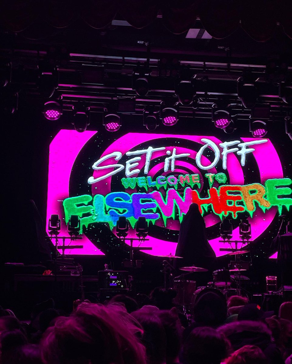 1226Ember's tweet photo. Todays the one year anniversary of seeing @SetItOff in concert for the first time. It was such an amazing experience and was so much fun. Thanks it i was introduced into other great bands that i instantly fell in love with like @NoLoveForThe @standatlantic and @ASITISofficial https://t.co/wtx5PCZO4g