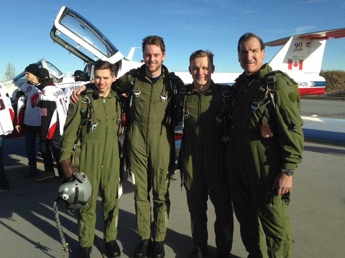 hockey_tr's tweet image. 8 years ago I had a dream come true to have a ride with the Canadian Snowbird Team at 15 Wing in Moose Jaw. As a pilot myself this was a thrill of a lifetime. I am a Honorary Snowbird and proud to be. @cfsnowbirds @nhlalumniassociation @flamesalumni @mjwarriors #pilotslife