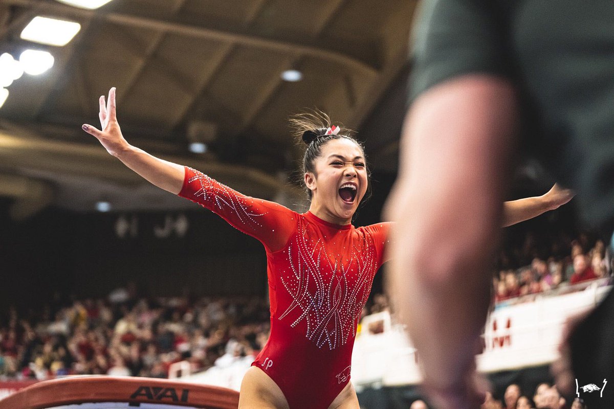 Arkansas Razorbacks ๐ (@arkrazorbacks) on Twitter photo Going to be a โผ๏ธ SOLD OUT โผ๏ธ party at the Barn tonight. Going to be a โผ๏ธ SOLD OUT โผ๏ธ party at the Barn tonight.