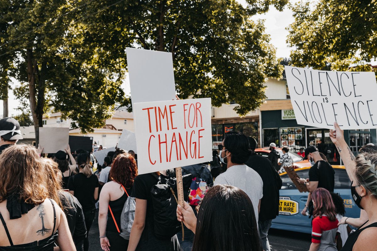 GECoalition's tweet image. Protect our right to protest ✊

The Government must maintain our right to protest, as a vital means by which the public can hold decision-makers to account.

Read the joint letter to the House of Lords Peers:

friendsoftheearth.uk/system-change/…

#friendsoftheearth