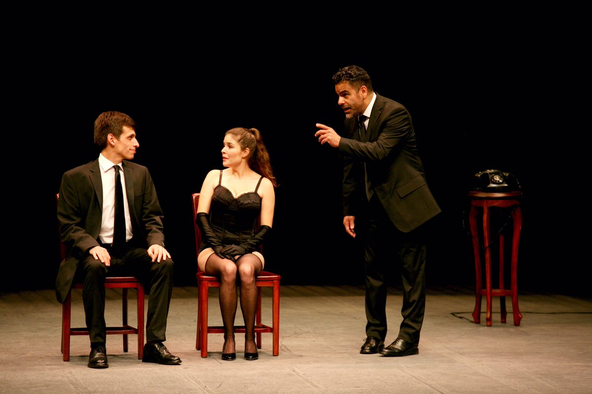 Nos vemos en La Gruta hoy! <a href="/Helenico/">Centro Cultural Helénico</a> #Estreno 
“El dolor debajo del sombrero” comedia escrita y dirigida 
por Martín Zapata. Con Ana Corti, Adrián Vázquez, Tadeo Zapata y Martín Zapata. Funciones viernes, sábado y domingo hasta el 12 de Marzo. Boletos aquí helenico.gob.mx/el-dolor-debaj…