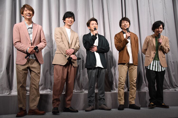 laitavalenzuela's tweet photo. A tough day for our #Arashian hearts, also made us thankful, because, even knowing we wouldn't see you 5 together for some time, we knew you'd be there for each other behind the scenes.
#1ζ27ζ₯γ―ε΅γ«ζθ¬γδΌγγζ₯ #Always5
#γγγγ¨γε΅
#ThankYouARASHI
#GraciasARASHI
#ε΅ #Arashi https://t.co/4WLKo6LBsj