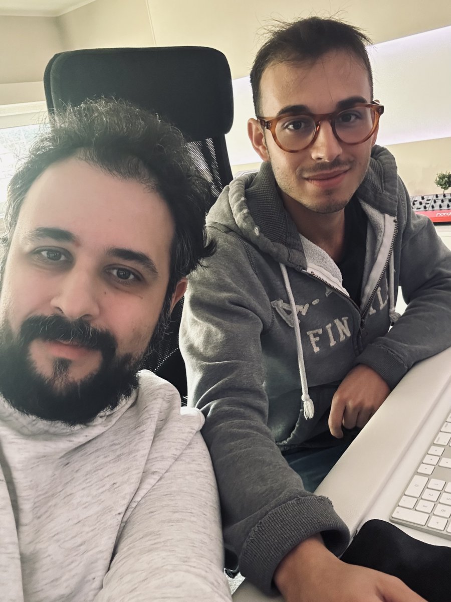 Torpedo_77's tweet photo. Due giorni in uno studio top e con un produttore top come Matteo Pasquini 😍😎
E' solo un arrivederci...
#torpedo #TRecords #StudioDiProduzione #studiodiproduzionemessina #studiodiregistrazione #studiodiregistrazionemessina #recording #mixing #mastering https://t.co/R5Ai8bjc5z