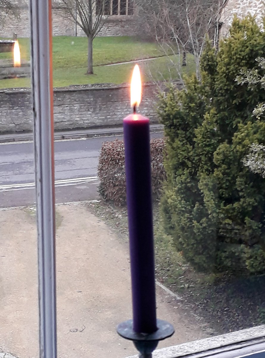 JaneClem07's tweet photo. #HolocaustMemorialDay #LightTheDarkness https://t.co/Ix3PimnMJP