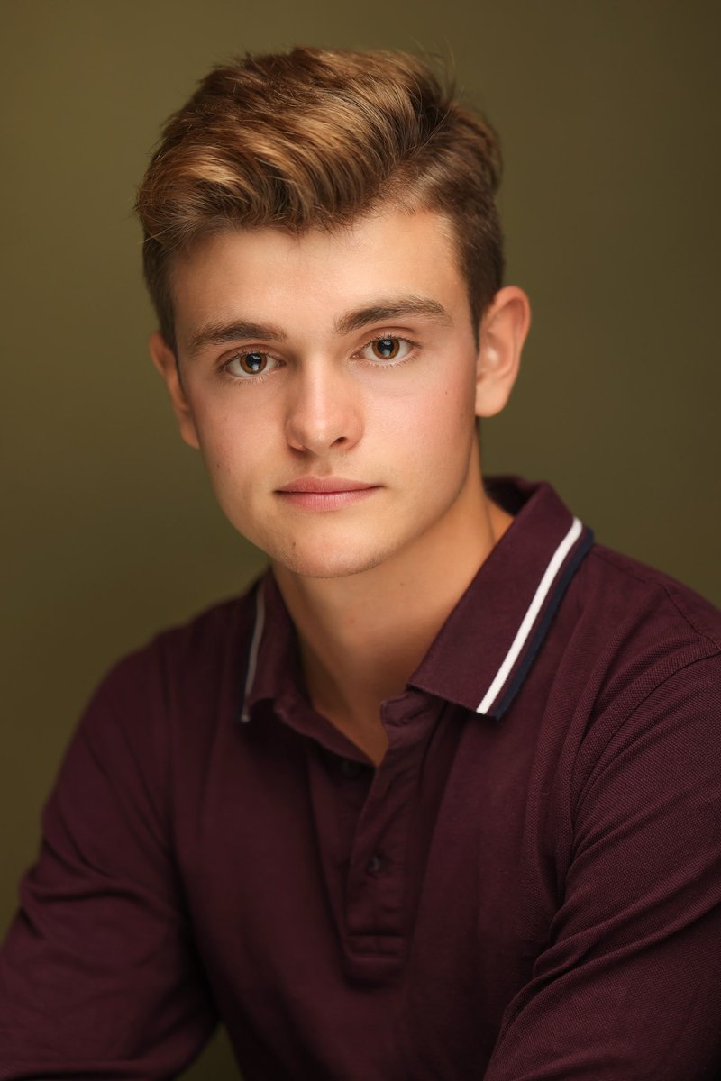 So level headed and focused at just 16!!! Can’t believe that these are Michael’s first ever #headshots currently studying, he will out to audition soon! #actorheadshots #headshotphotographer