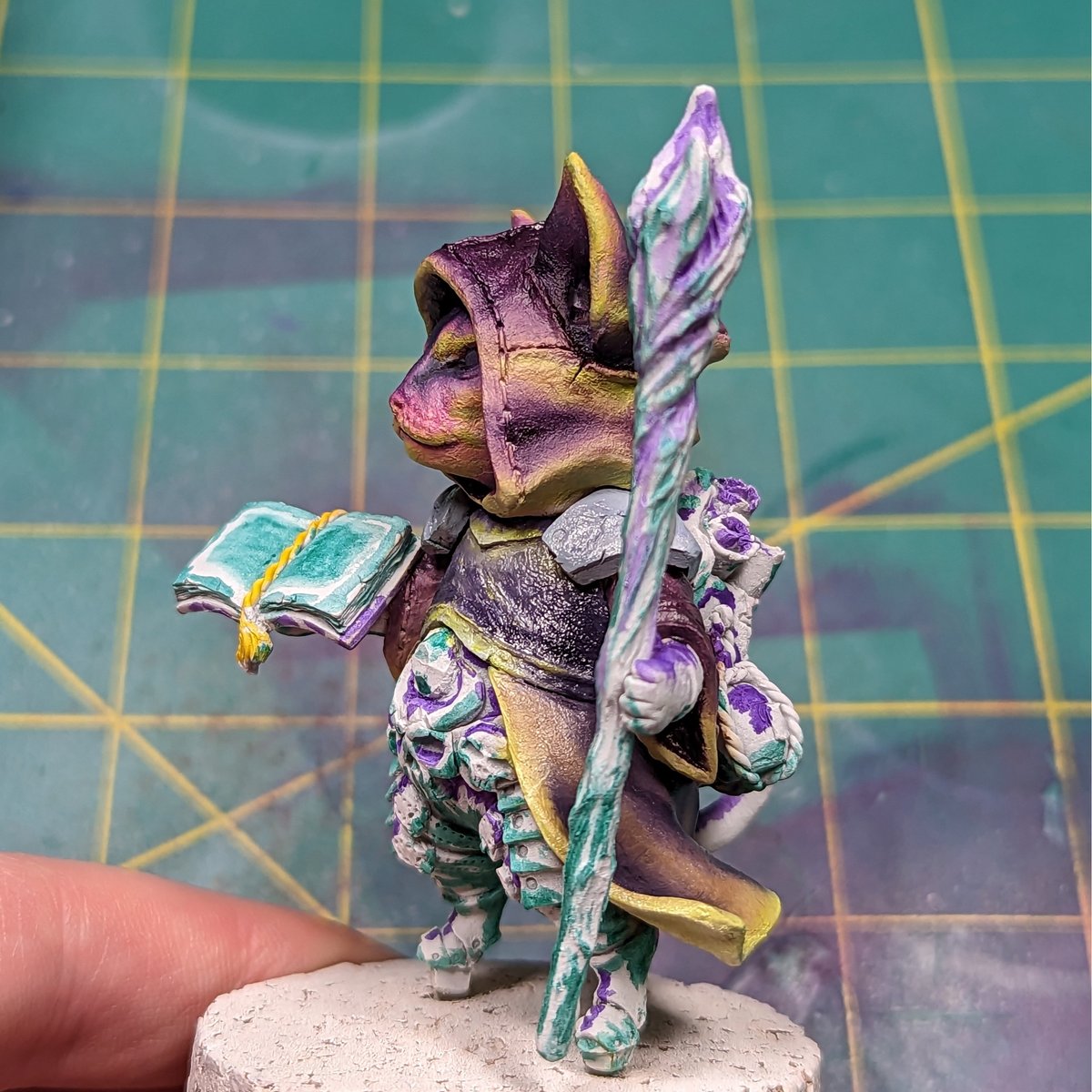 SteepTPainting's tweet photo. Tonight’s goal was the chest armor with hopefully moving into the pauldrons. I’m super happy with how the armor looks so far, it still needs more paint and some strong highlights once it’s dried a bit. https://t.co/HaV32FCHSP