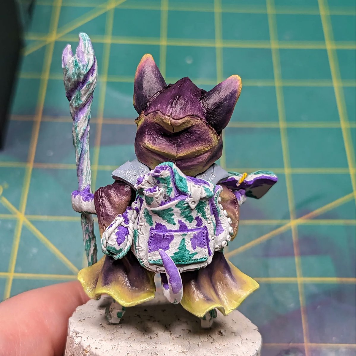 SteepTPainting's tweet photo. Tonight’s goal was the chest armor with hopefully moving into the pauldrons. I’m super happy with how the armor looks so far, it still needs more paint and some strong highlights once it’s dried a bit. https://t.co/HaV32FCHSP