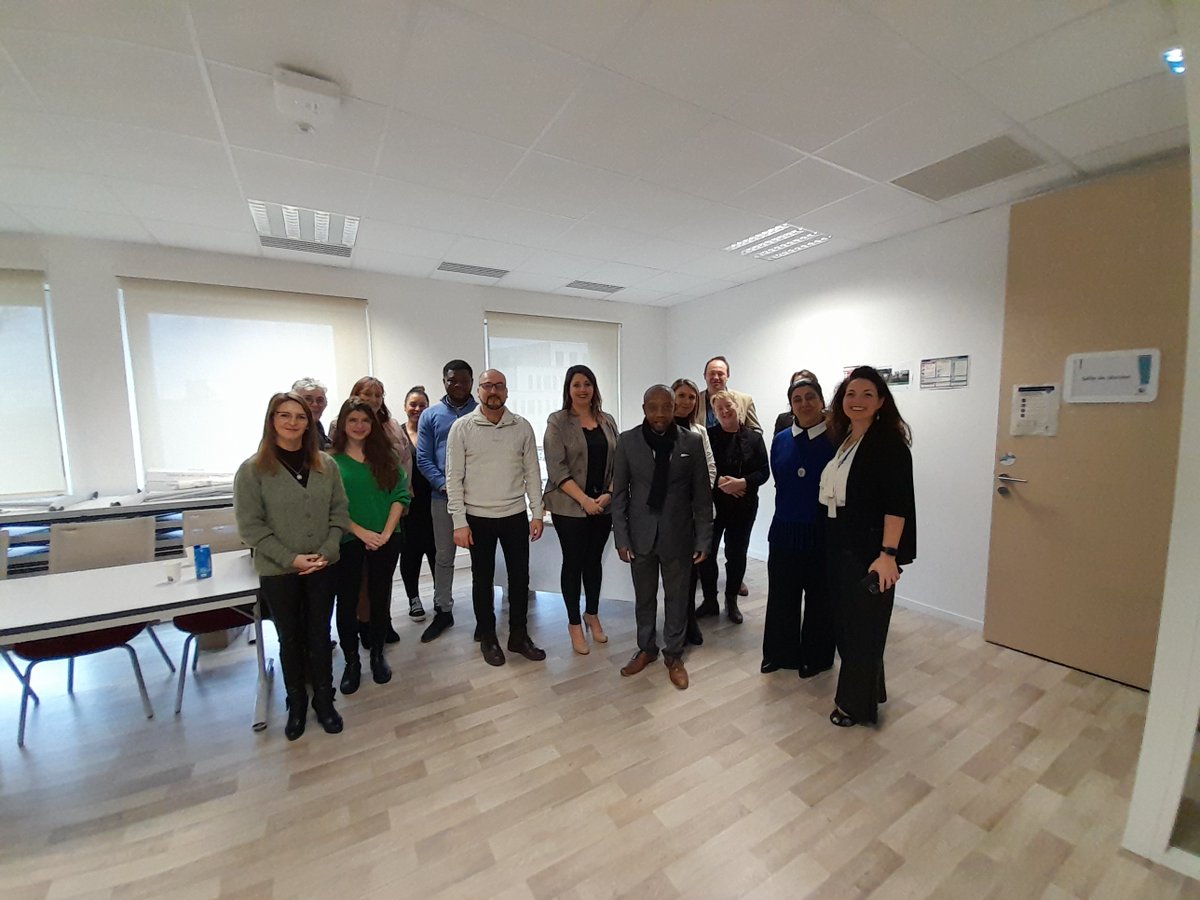 Unis pour le retour à l'#Emploi ! Le @pole_emploi de #Mantes a réuni l'ensemble de ses partenaires avec un objectif : mieux se connaitre pour mieux accompagner les demandeurs dans une logique de parcours
#OnEstLàPourVous