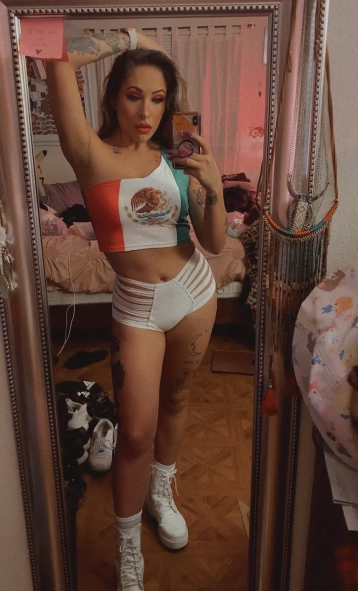 Jedi_Kitten's tweet photo. Holy shit this first one came up on my Snapchat memories 😭 I really did that I’m so proud of my self https://t.co/dcsCKj4BFD