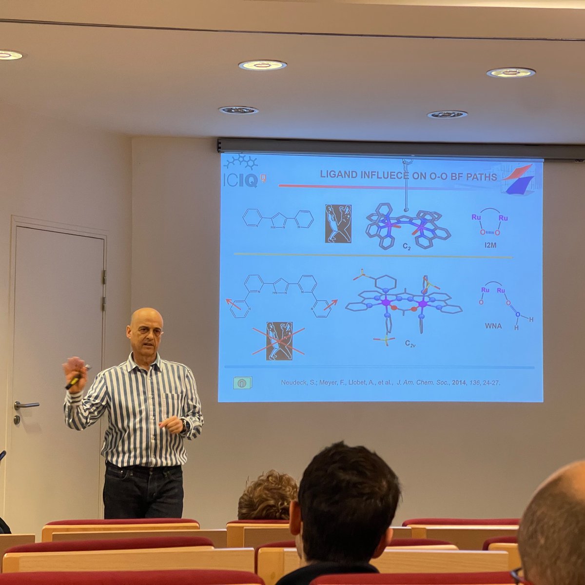 What a pleasure to have #ToniLlobet at @GroupReacte for a seminar. Such inspiring chemistry. 
@ICIQchem @INC_CNRS @univ_paris_cite 
#chemtwitter #catalysis #watersplitting