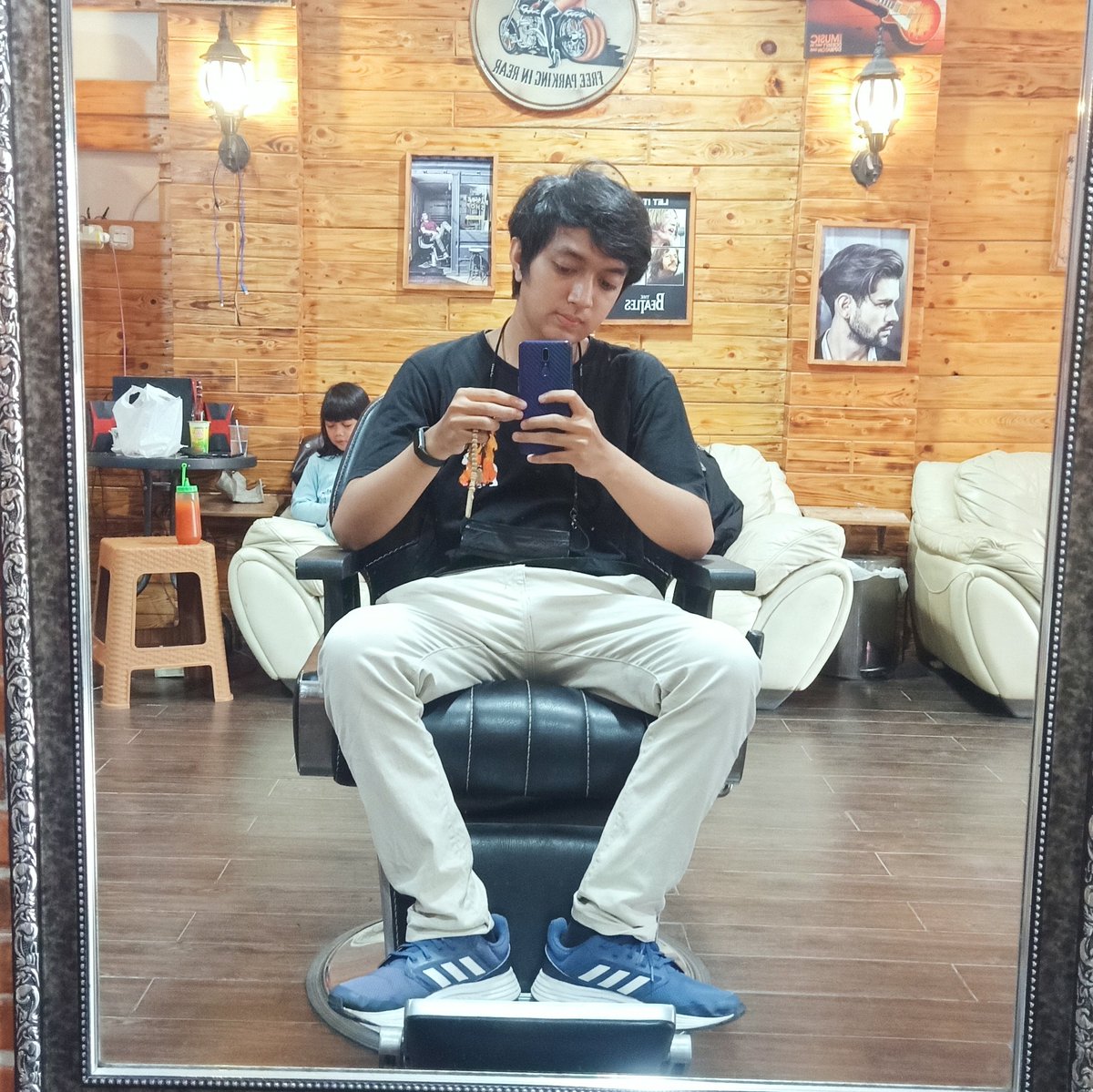 limiteral's tweet photo. #FotoProfilBaru https://t.co/FWhjfsDbGy