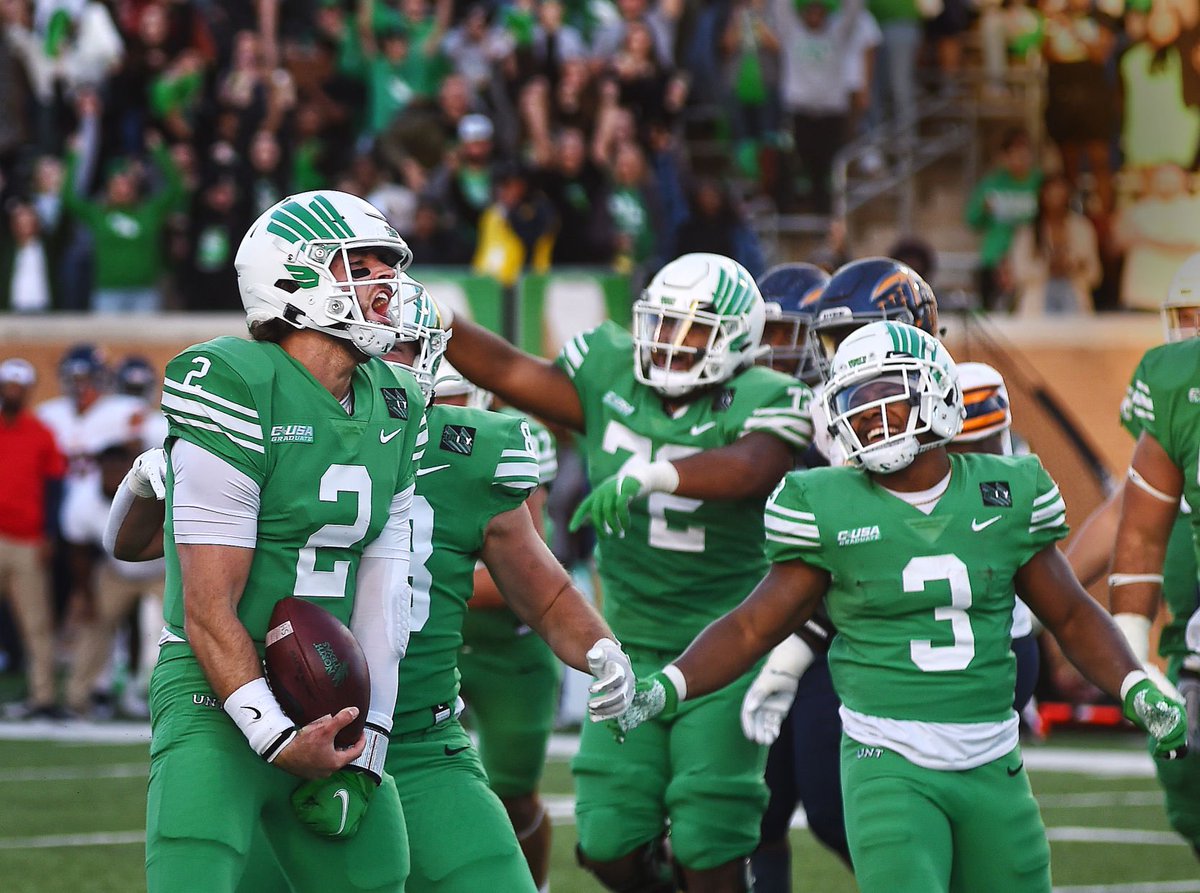 foreman_kobi's tweet photo. Blessed to receive another offer from the University of North Texas! 💚
@coachdgary 
@FlightSkillz 
@SkysTheLimitWR 
@B_Lew_95 
@TrustMyEyesO 
@CoachNine7 https://t.co/SmvC23Y2t7
